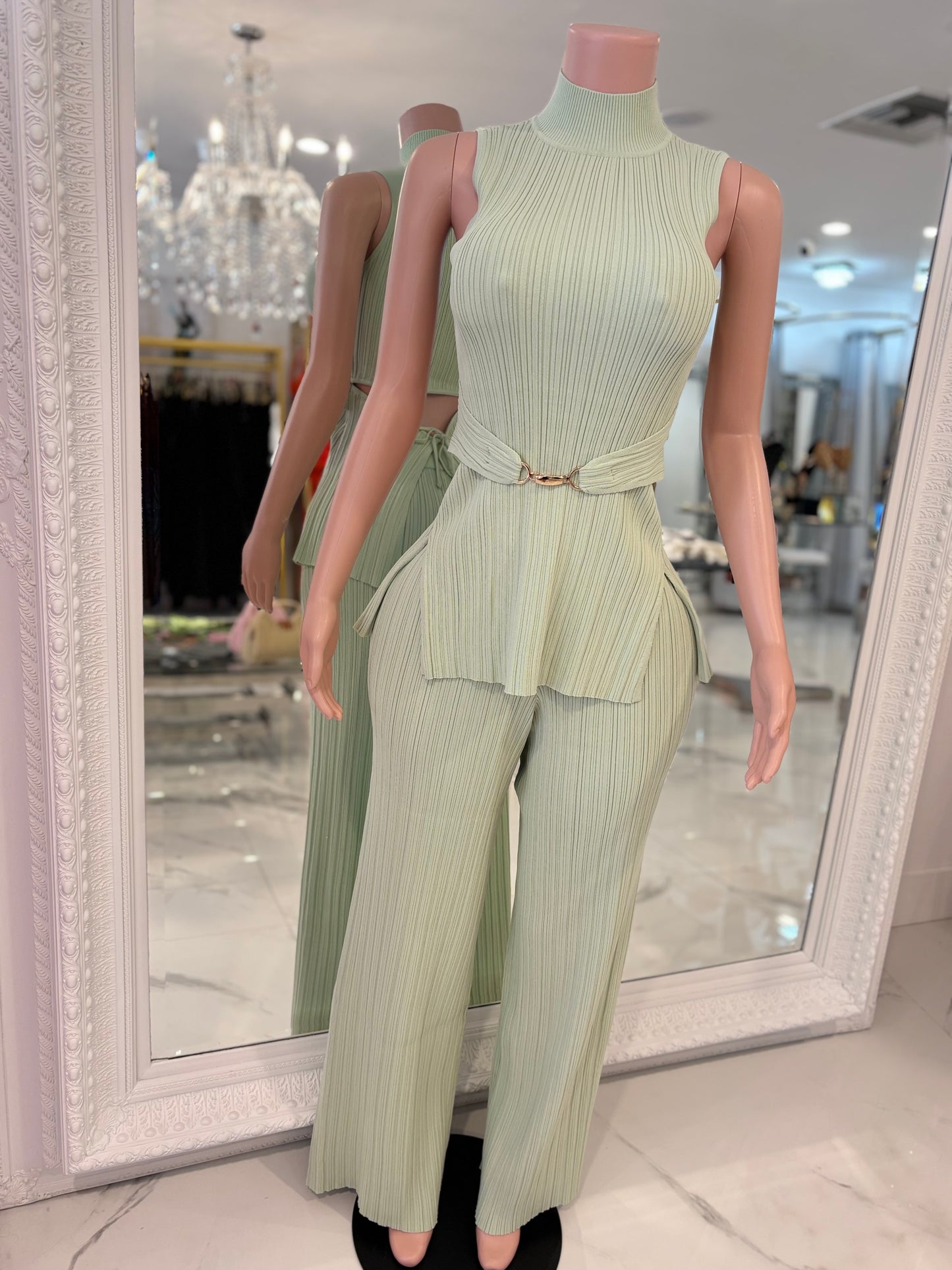 The Draped Aura Ribbet Pant Set Green