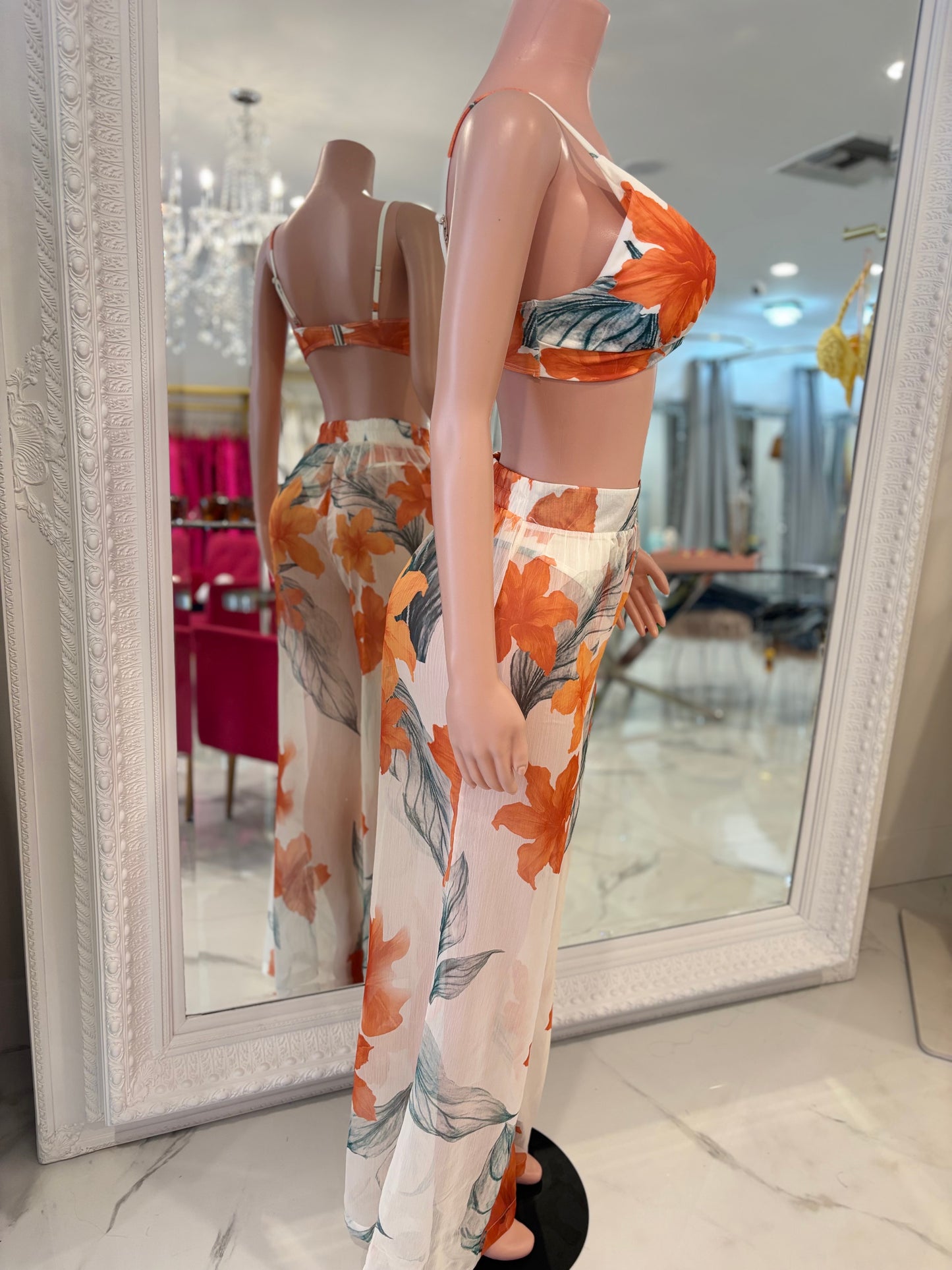 Bombshell in the Villa Pants Set