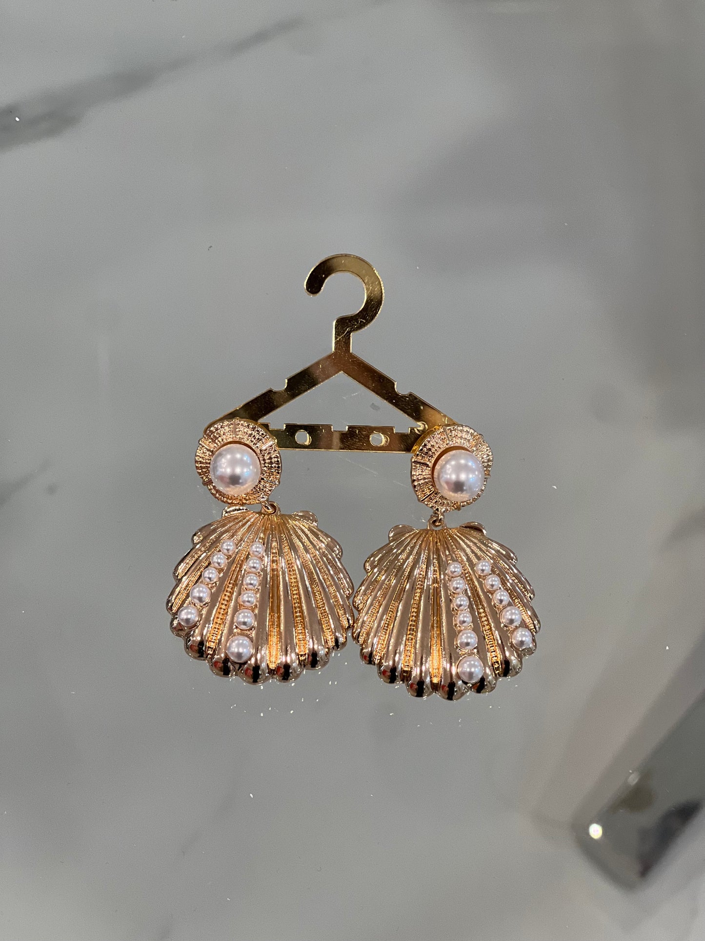 Pearly White Earrings