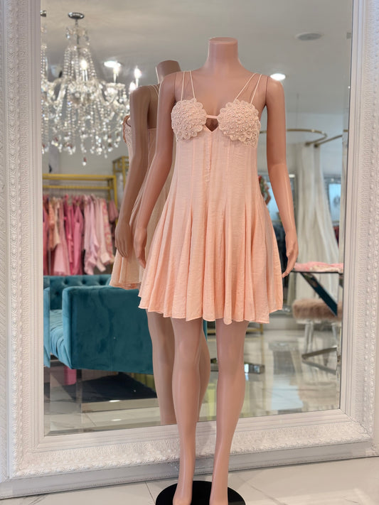 Conchas Lace Pearls Mini Dress Pink