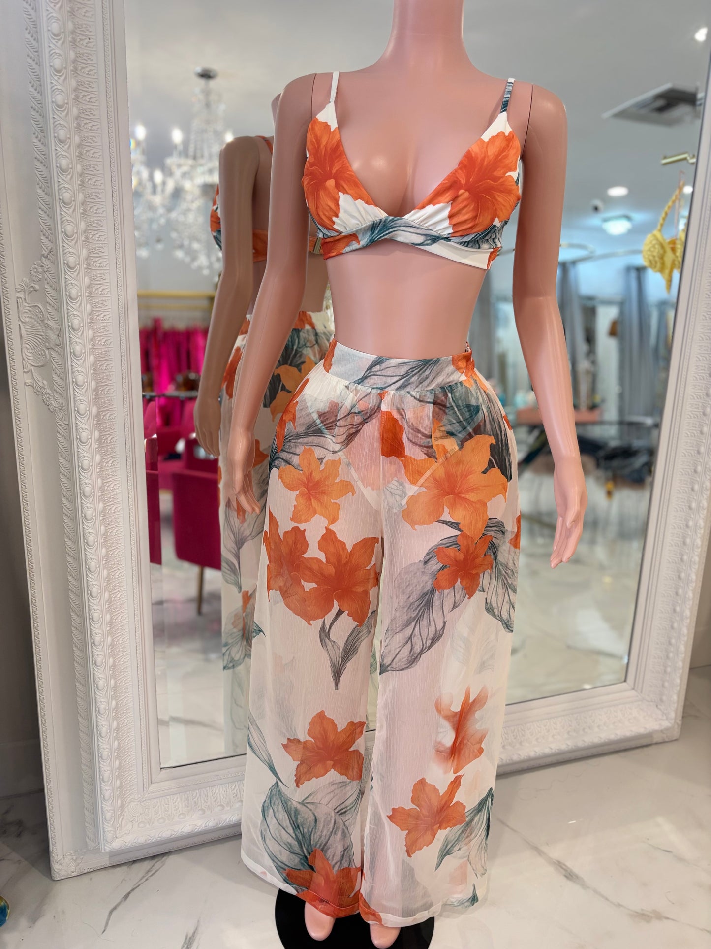 Bombshell in the Villa Pants Set