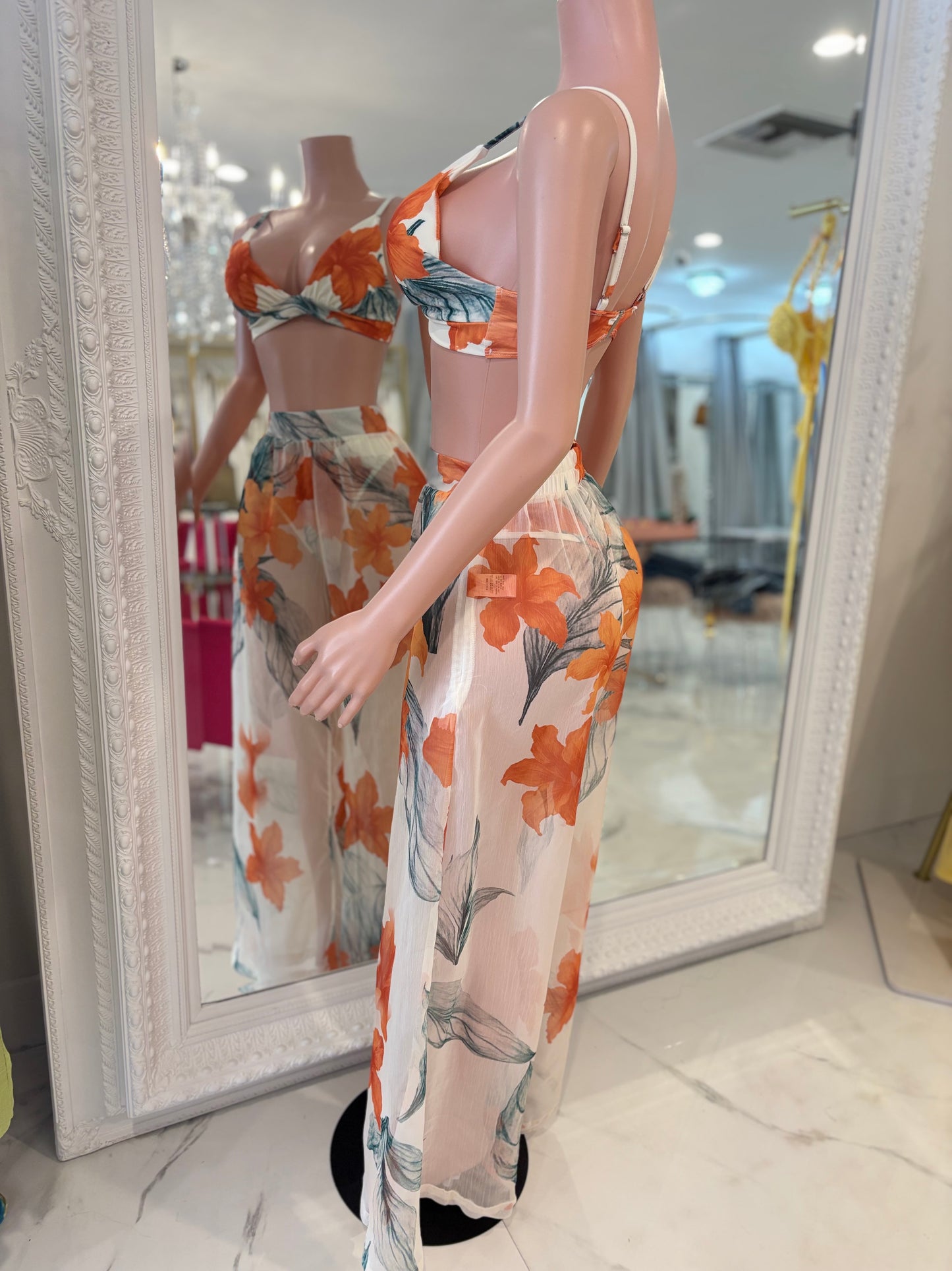 Bombshell in the Villa Pants Set