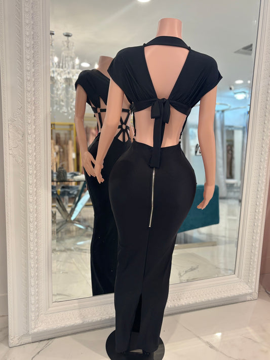 Sculpted Seduction Ruched Maxi Dress Black