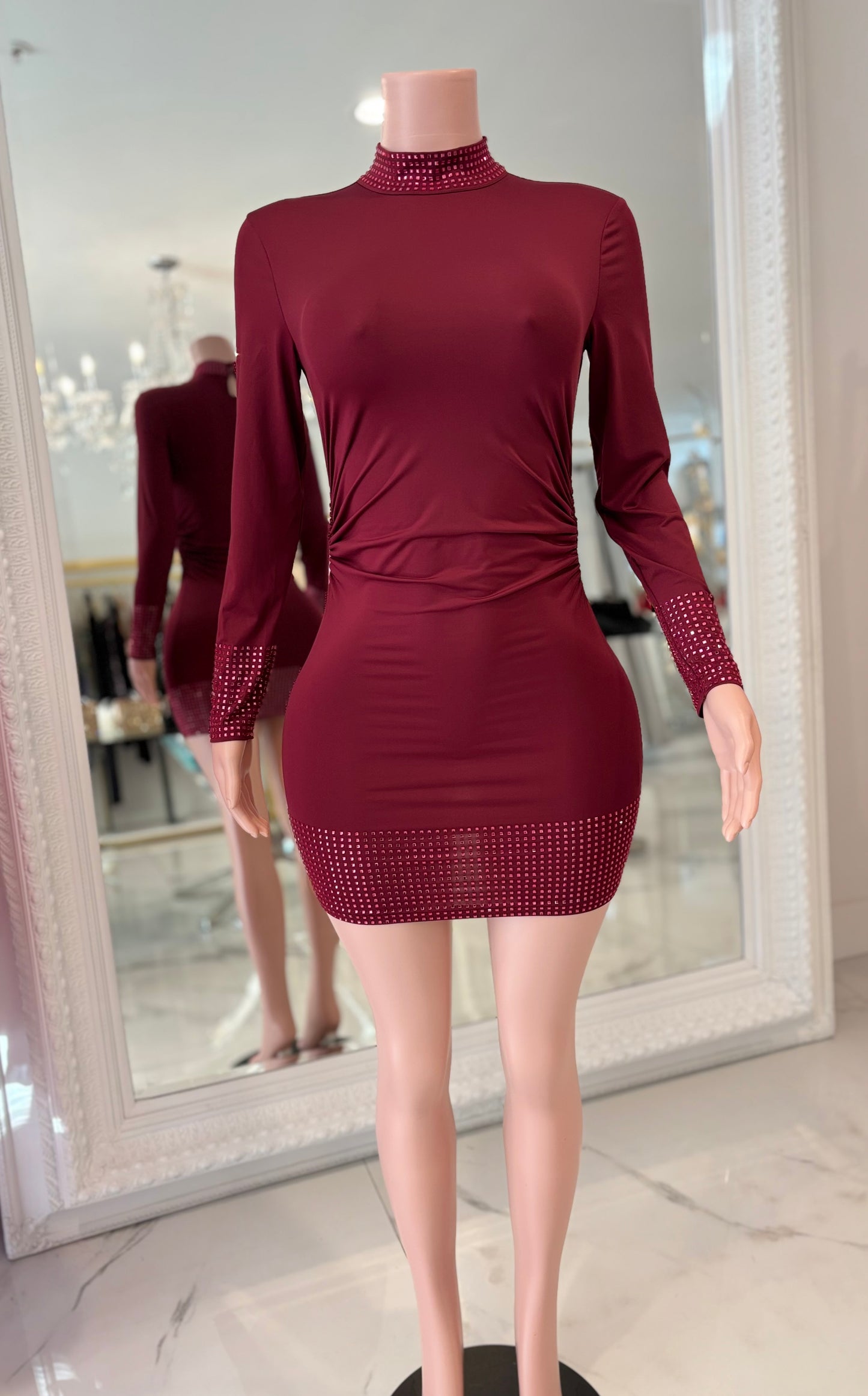 Beauty is Power Mini Dress Rojo Vino