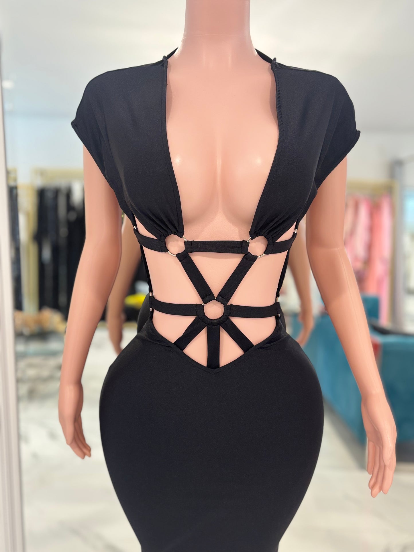 Sculpted Seduction Ruched Maxi Dress Black