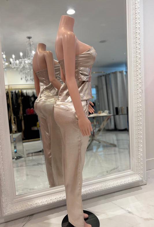 Don’t be Fooled by the Light Pant Set