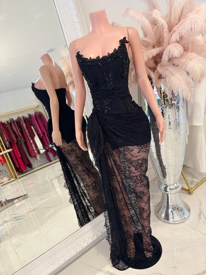 The Evil Beautiful Queen Maxi Dress Black