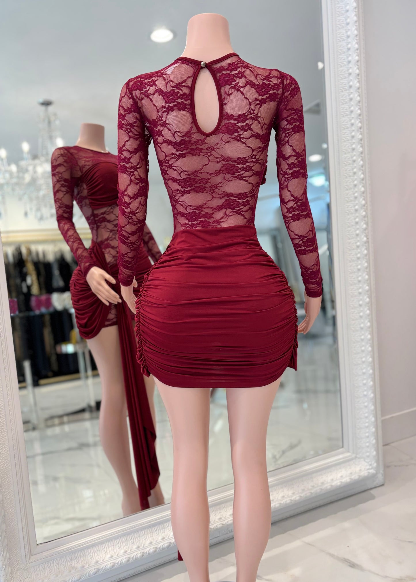 I'll Tell You What I Need Mini Dress Rojo Vino