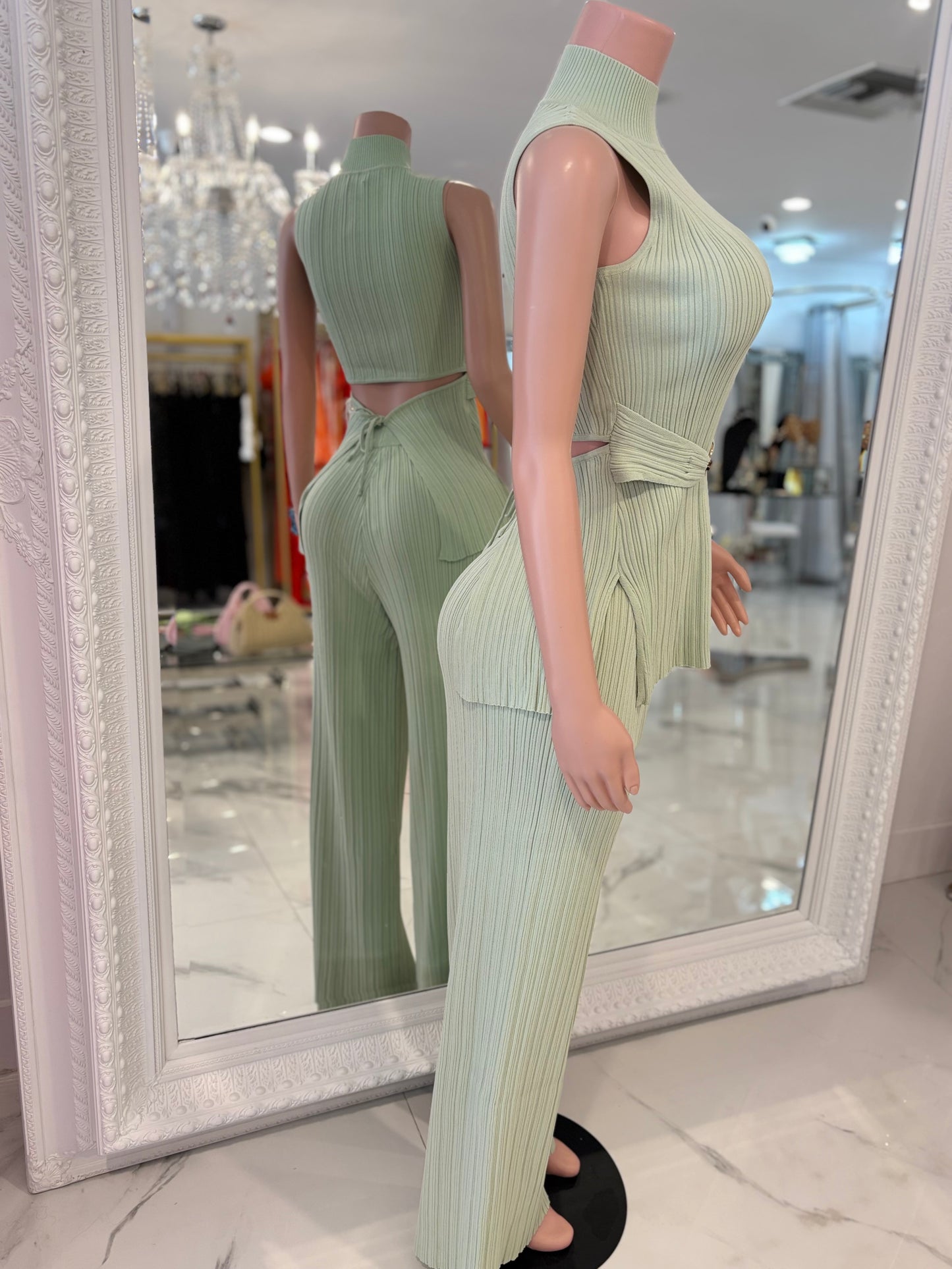 The Draped Aura Ribbet Pant Set Green