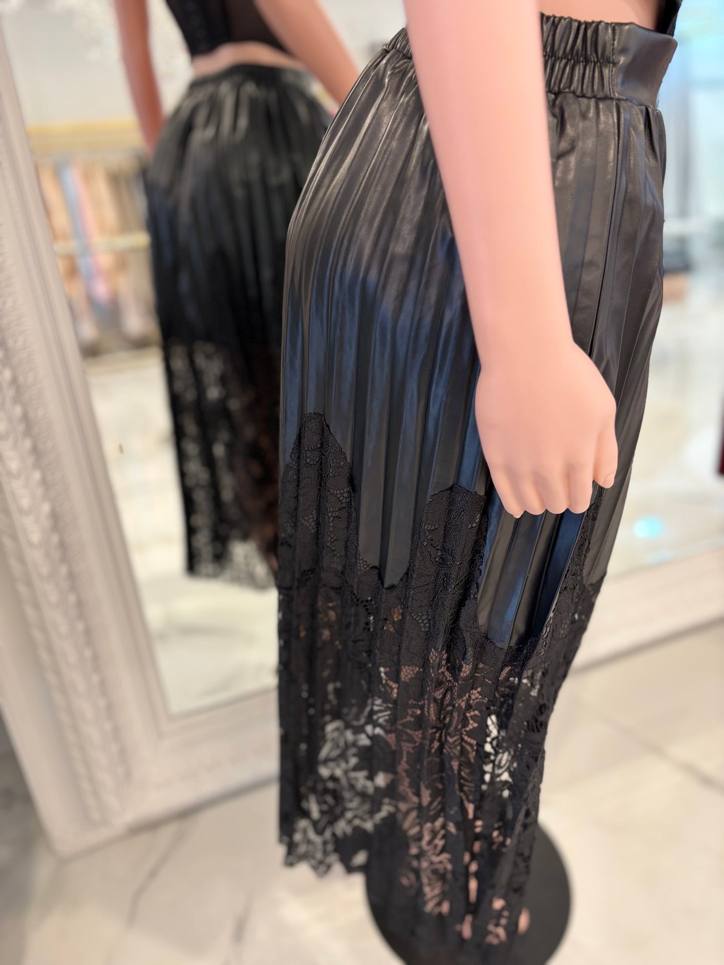 I’m Simply Me Maxi Skirt Black