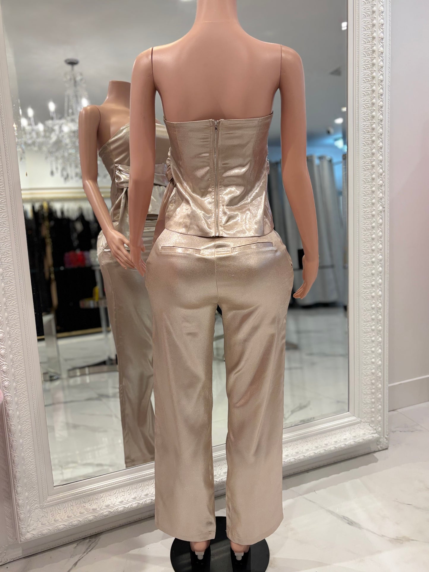 Don’t be Fooled by the Light Pant Set