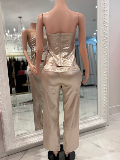 Don’t be Fooled by the Light Pant Set