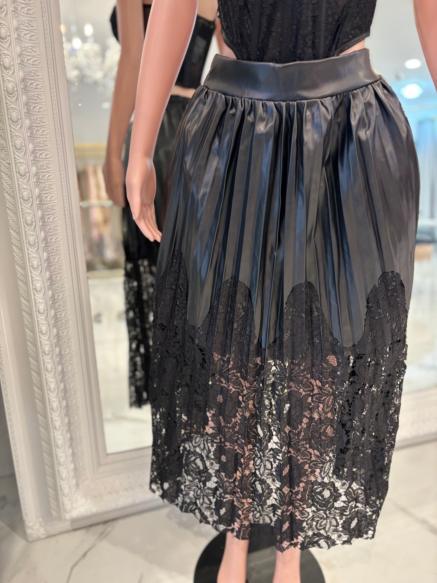 I’m Simply Me Maxi Skirt Black