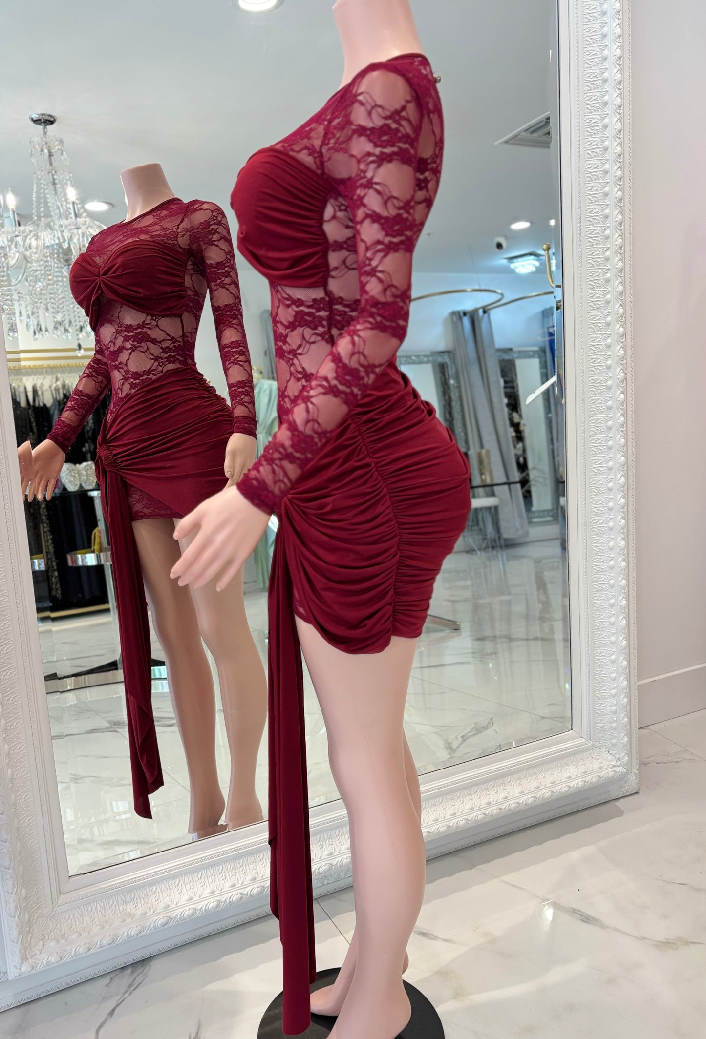 I'll Tell You What I Need Mini Dress Rojo Vino