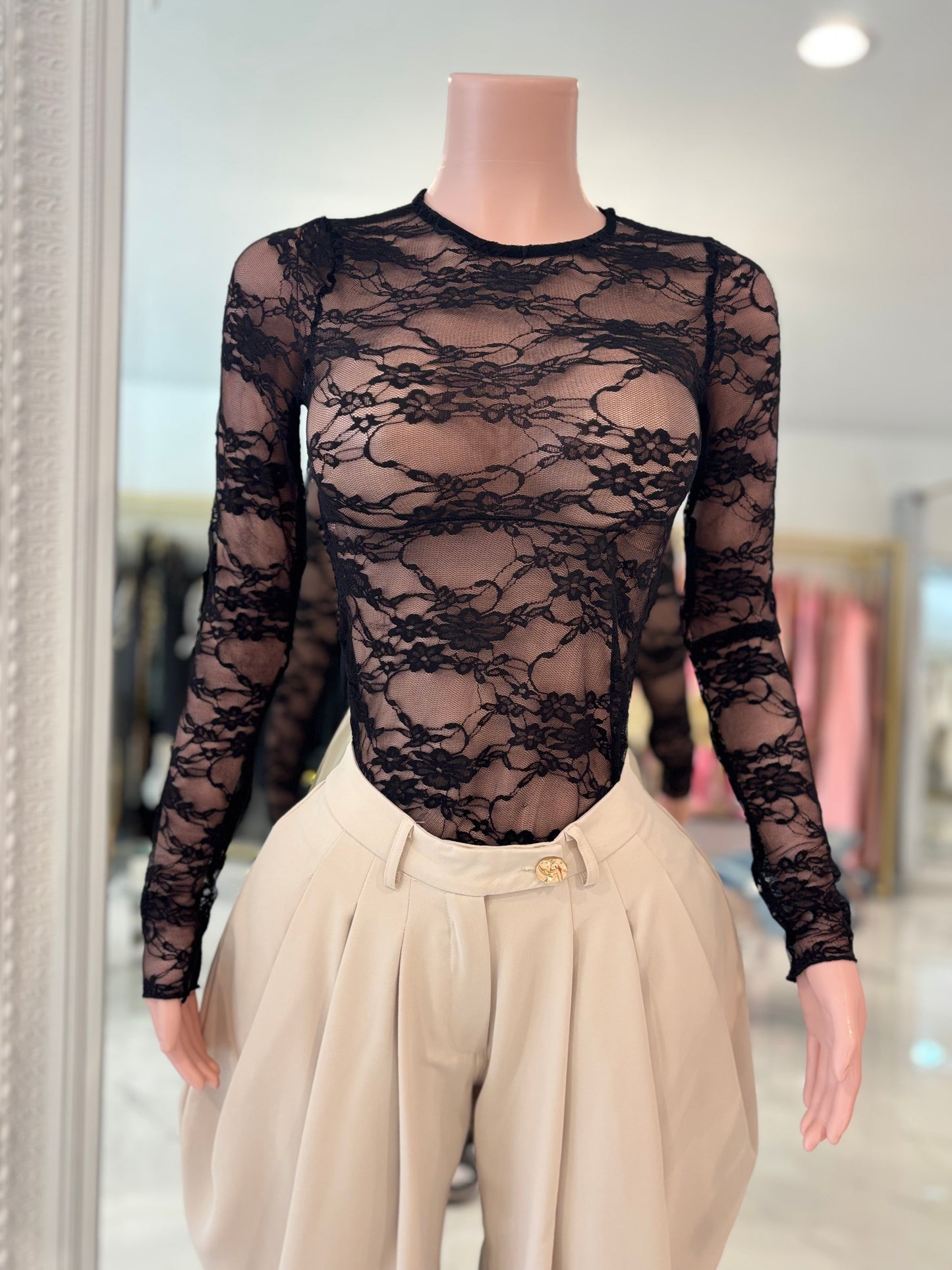 Take a Peek Top Black