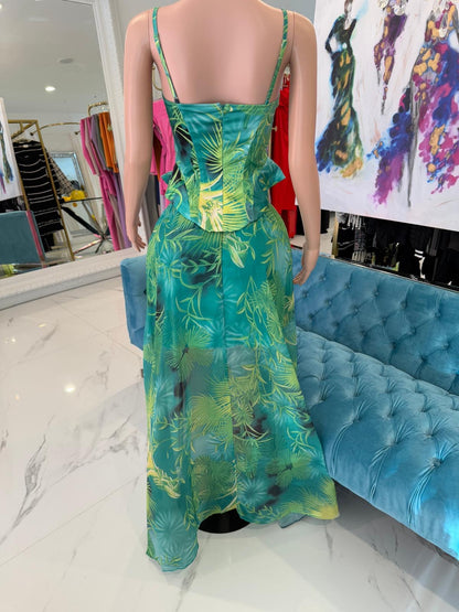 Queen Skirt Set