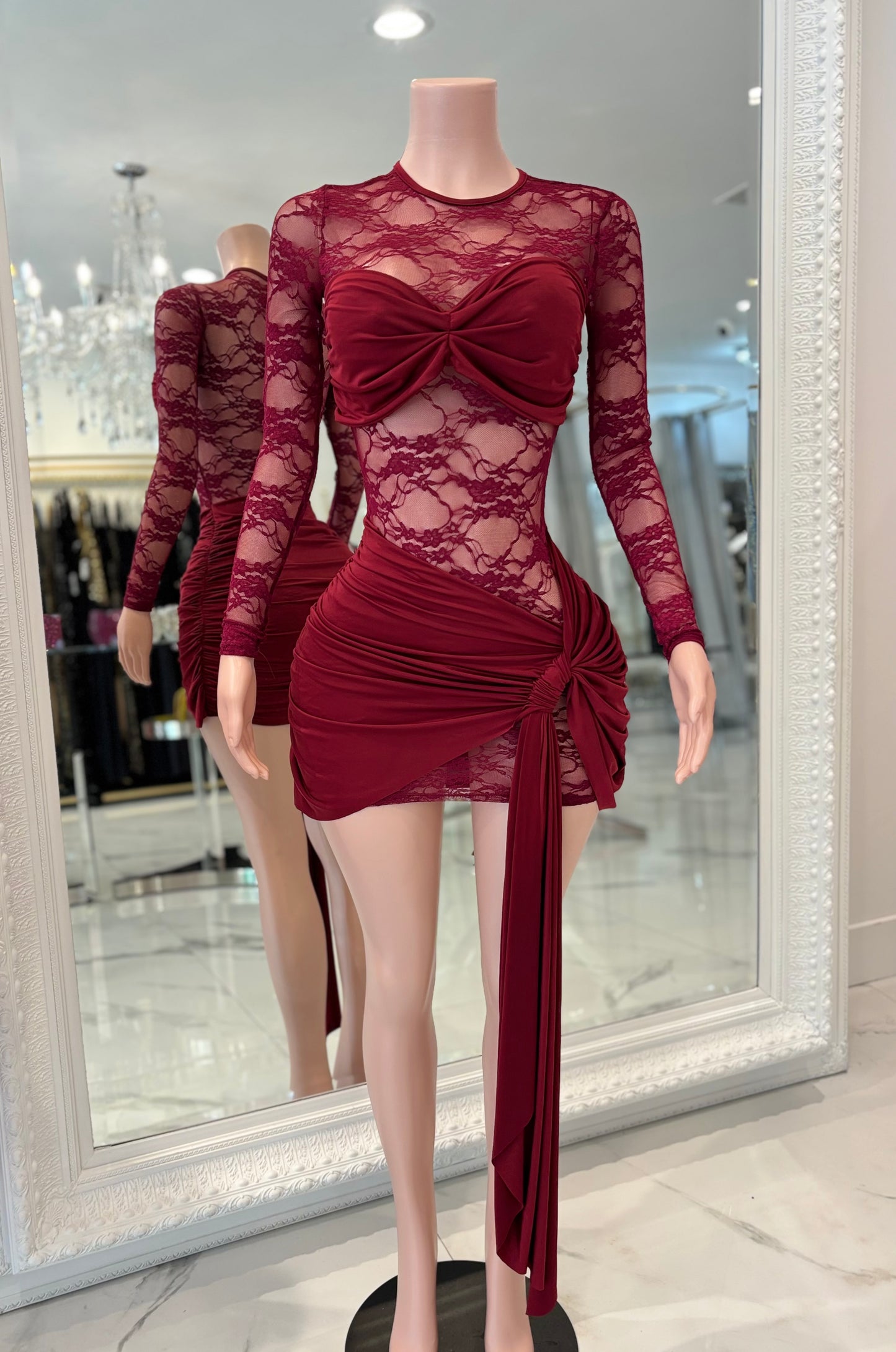 I'll Tell You What I Need Mini Dress Rojo Vino